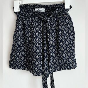 Hollister High Waisted Navy Blue Printed Fabric Shorts Size XS